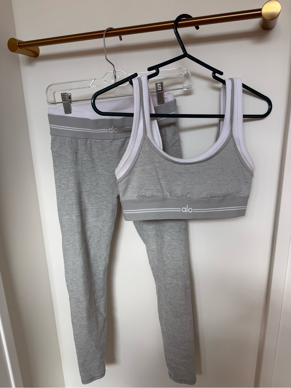 Like new Alo Yoga Alosoft Better Together Set